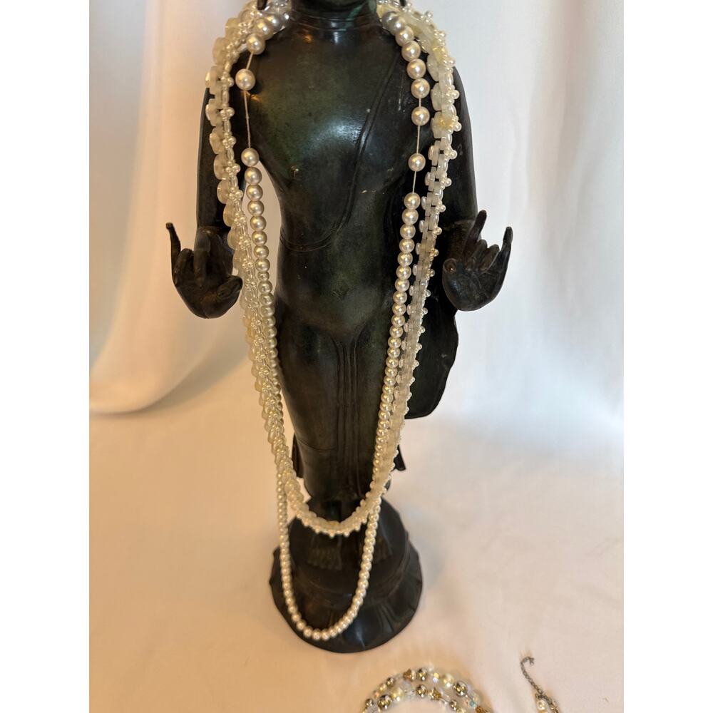 Vintage-Style Faux Pearl Jewelry Lot 15 Pieces (Necklaces, Bracelets & Earrings) - Picture 7 of 9